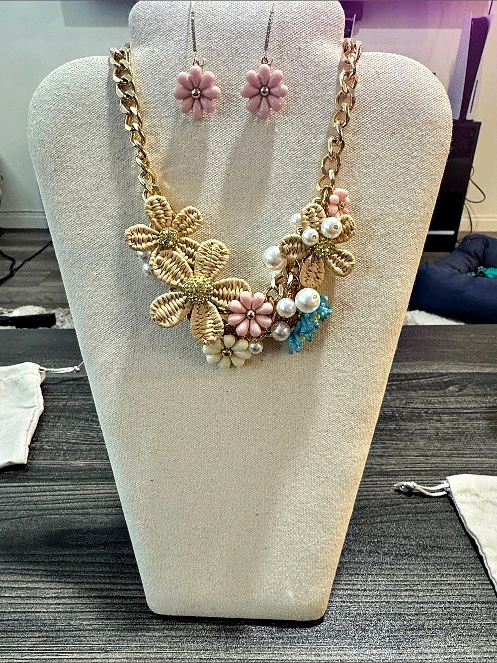 Betsey Johnson Raffia Daisy Pearl Statement Necklace and Earring Set Necklace &